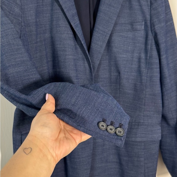 Ann Taylor Women's Navy Blazer - Picture 4 of 5